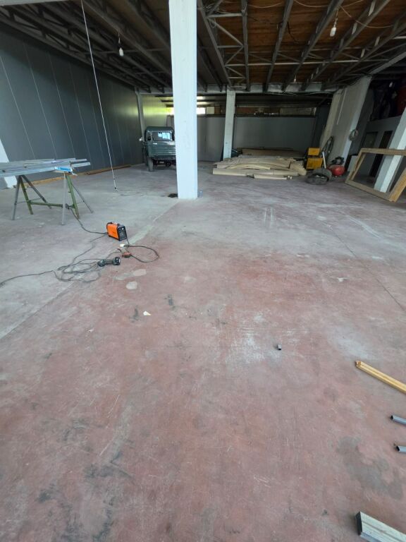 Tirana-Durres Highway, Warehouse 300m2 for rent