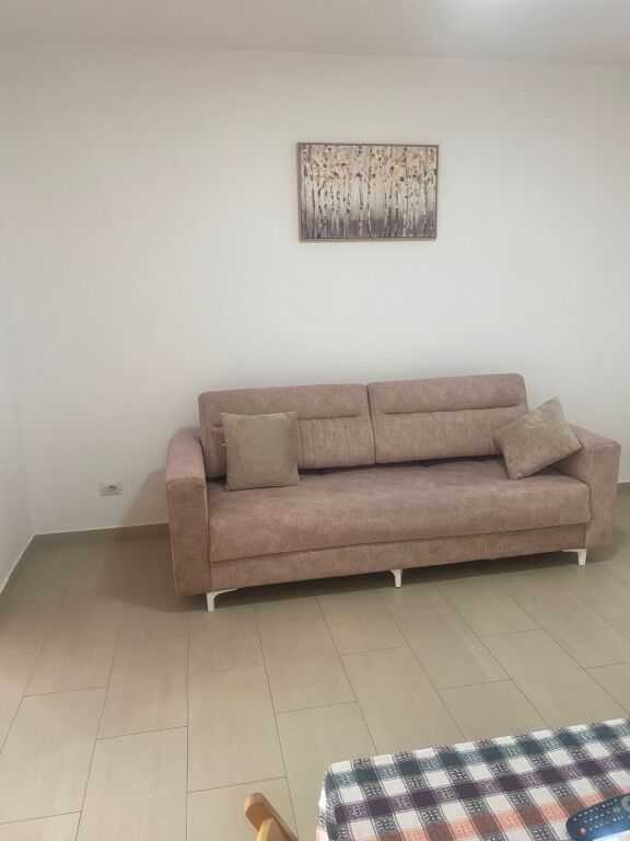 🏡 Apartament 1+1 me qera 📍Don Bosko💰Çmimi: 65.000 lekë/muaj ❗️i diskutueshëm