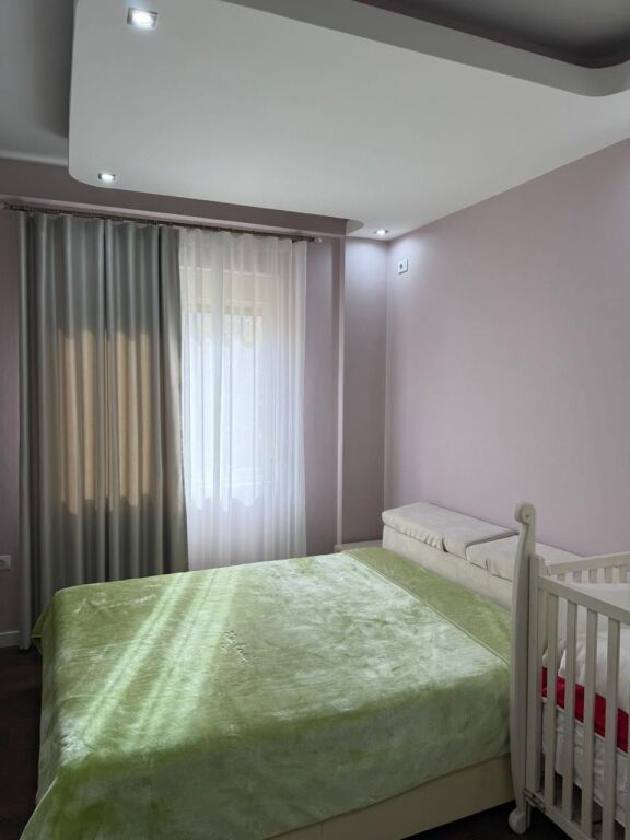 Apartament me qira tem Liqeni i Thate 600EU