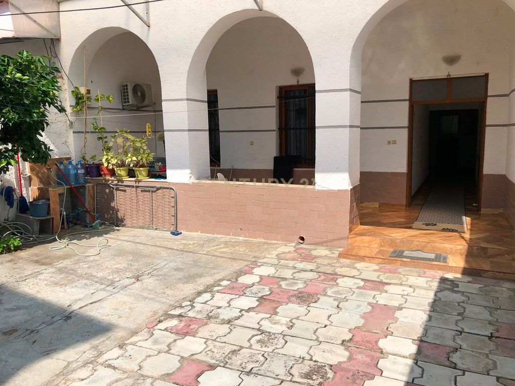 SHTËPI PRIVATE NË SHITJE – RR. “MYSLYM KETA” 150,000 €