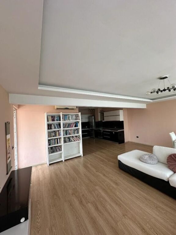 For rent 2+1 apartment in Laprakë, near the Military Hospital