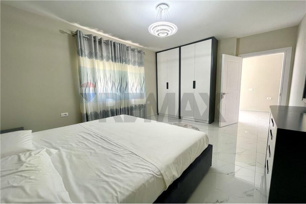 Apartament 2+1 + post parkimi,  Mine Peza, pranë Prokurorisë së Tiranës,
