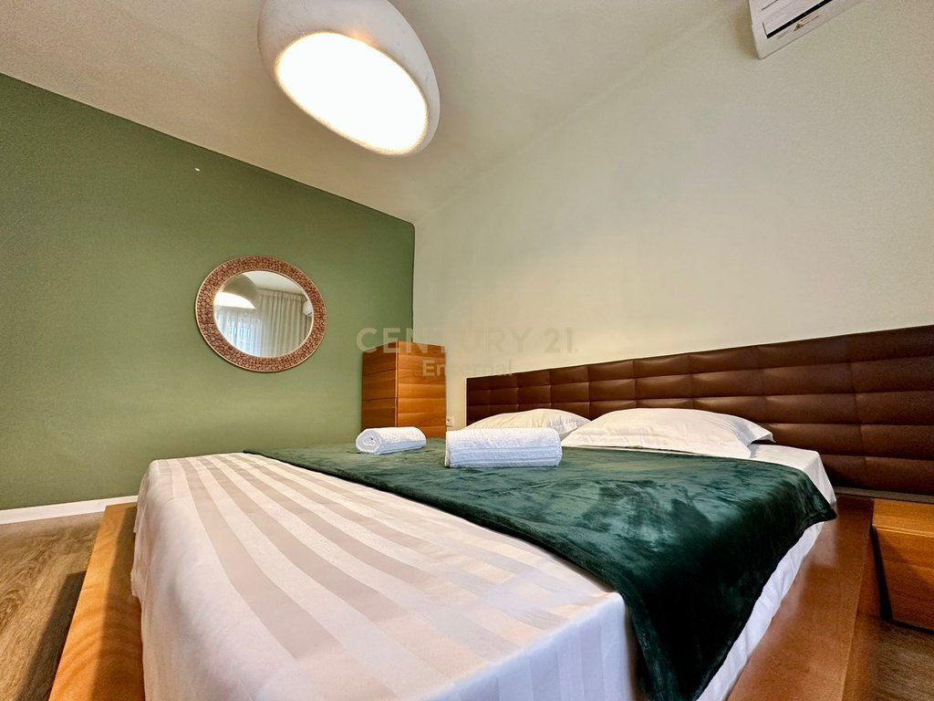 Apartament 2+1 per shitje te Rruga e Durresit