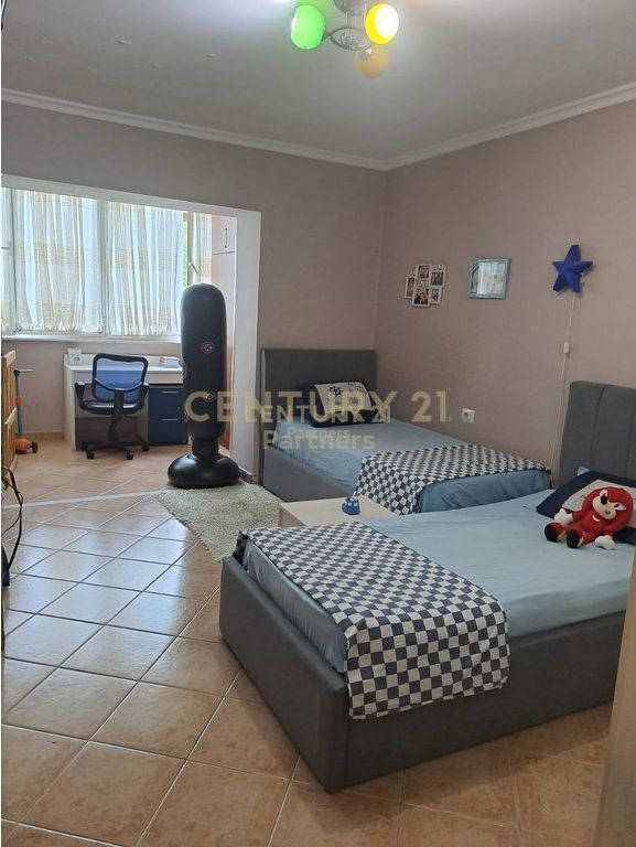 Apartament me qira 2+1+2 tek Vasil Shanto