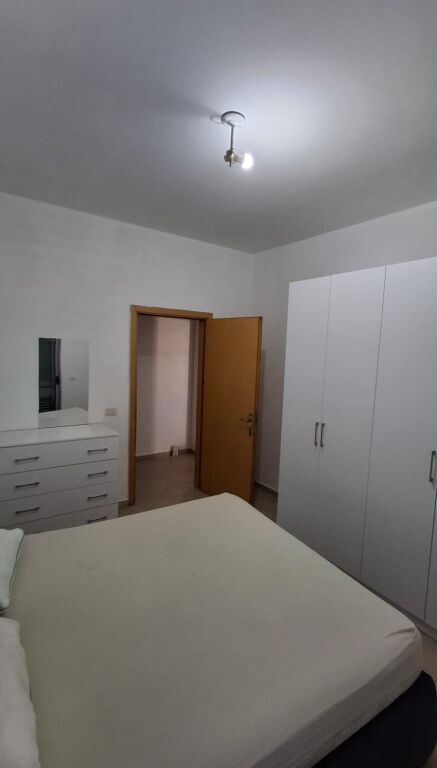 **Apartament me Qira – Eftali Koçi, Durrës**