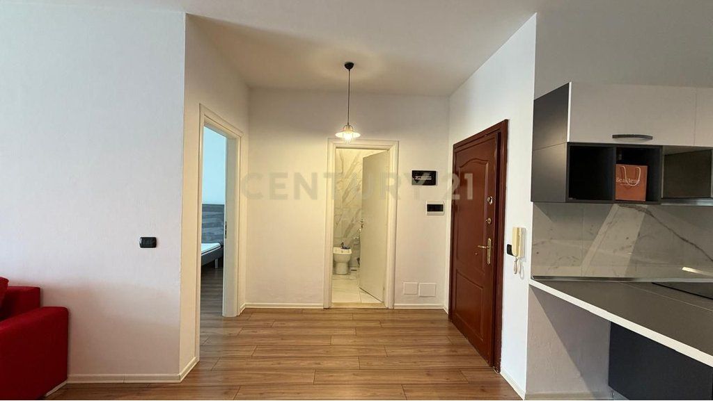 APARTAMENT ME QIRA 1+1 TEK LICEU ARTISTIK ! 800 € /Muaj