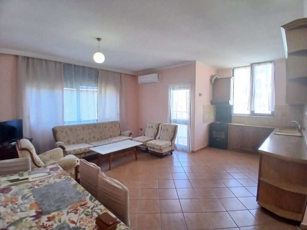 Jepet Me Qera Apartament 2+1+2 Tualete +2 Ballkone