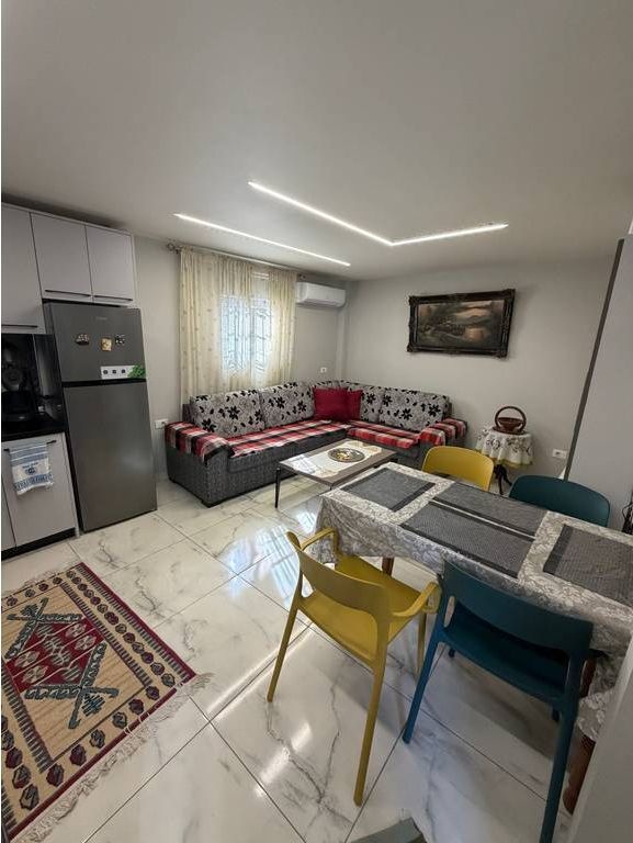 JAPIM ME QIRA APARTAMENT 1+1 RRUGA BARRDHYL