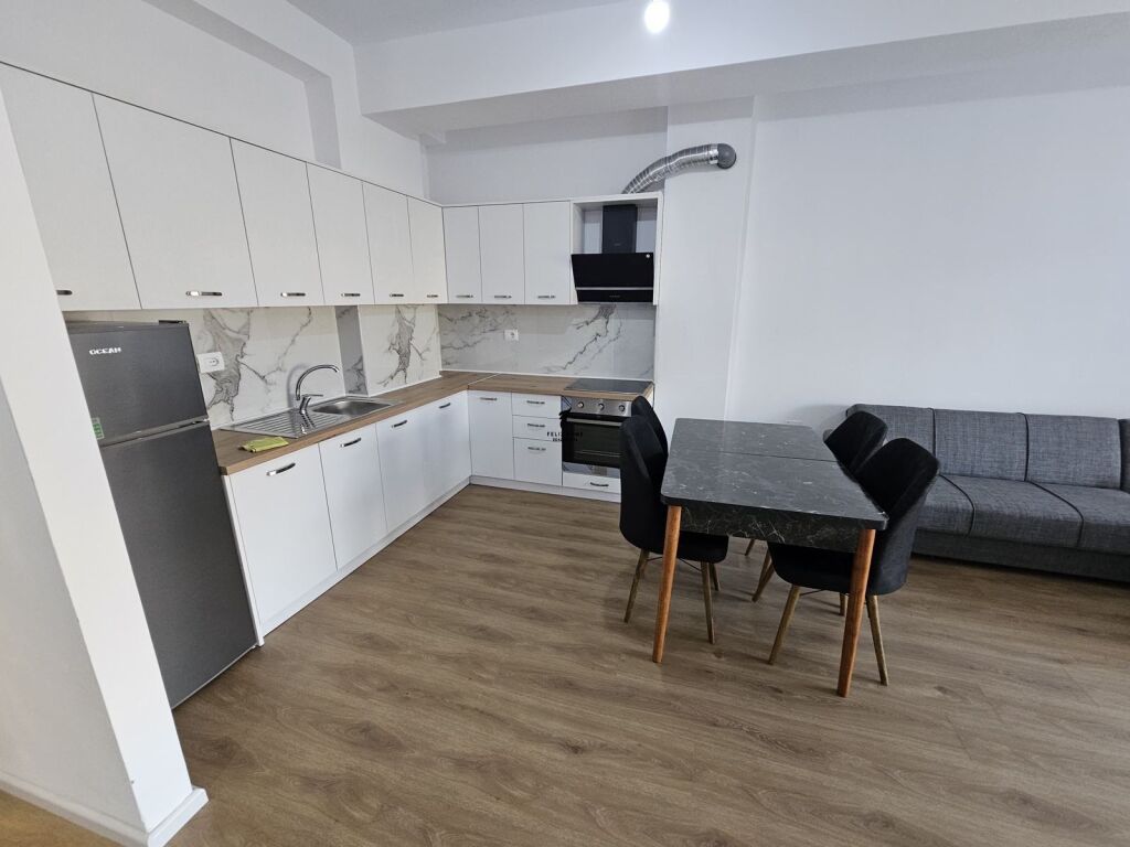 APARTAMENT ME QERA 1+1 ALI DEMI 37.000 LEKE FH-82403