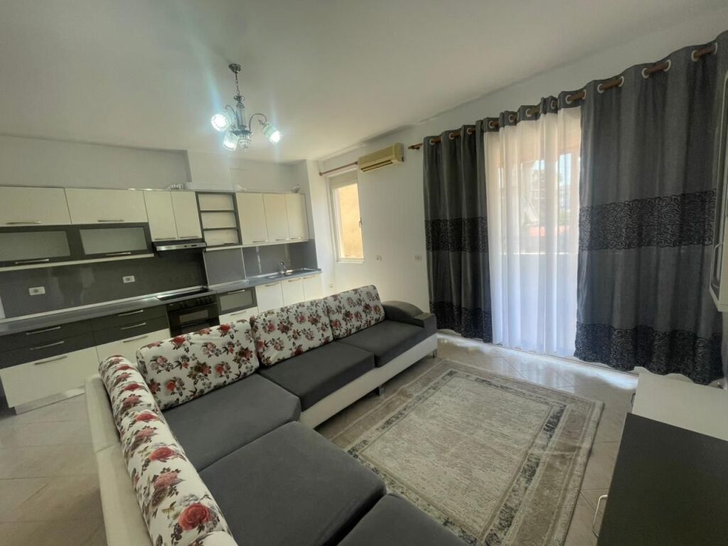 Apartament 1+1 për qira tek pasticeri Melisa ! Fresk
