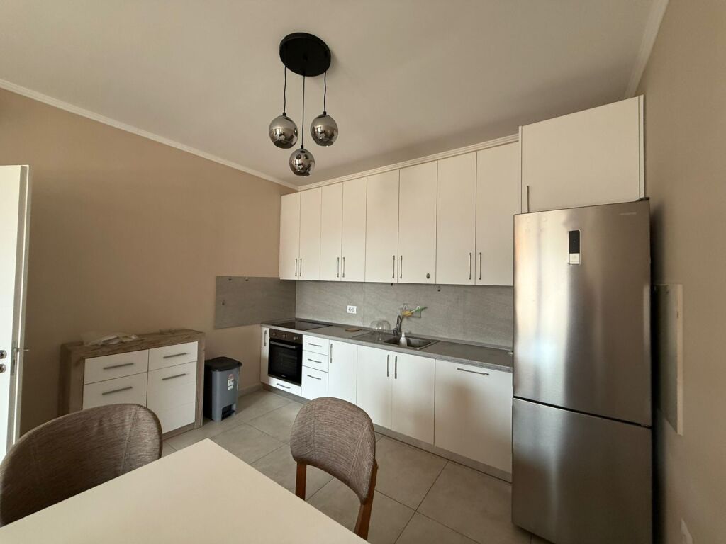 jepet me qera 2+1+Aneks+Ballkon Kati 5, 110 m² 600 € (Rruga Xhanfize keko)
