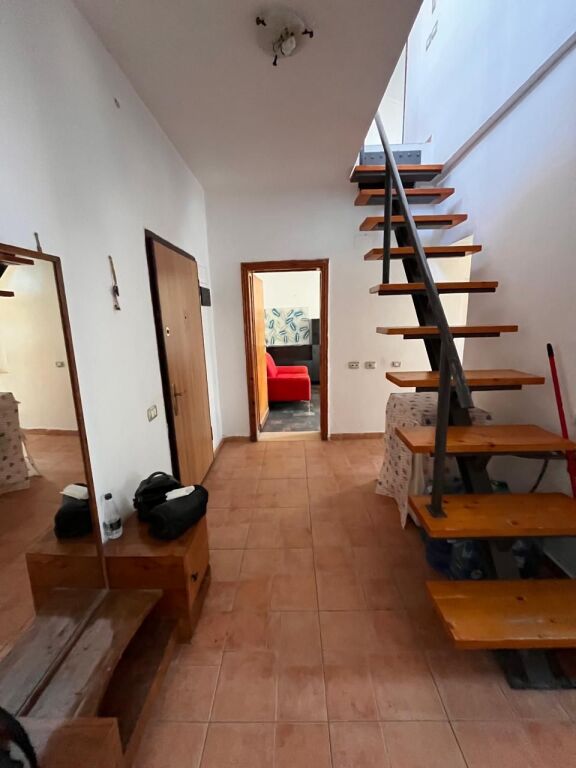 Shitet Apartament Duplex pranë Shkollës Bajram Curri