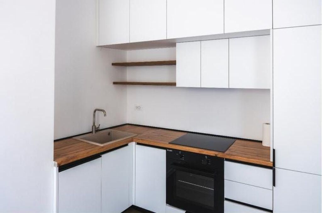 1+1 apartment for sale near Siri Kodra street.