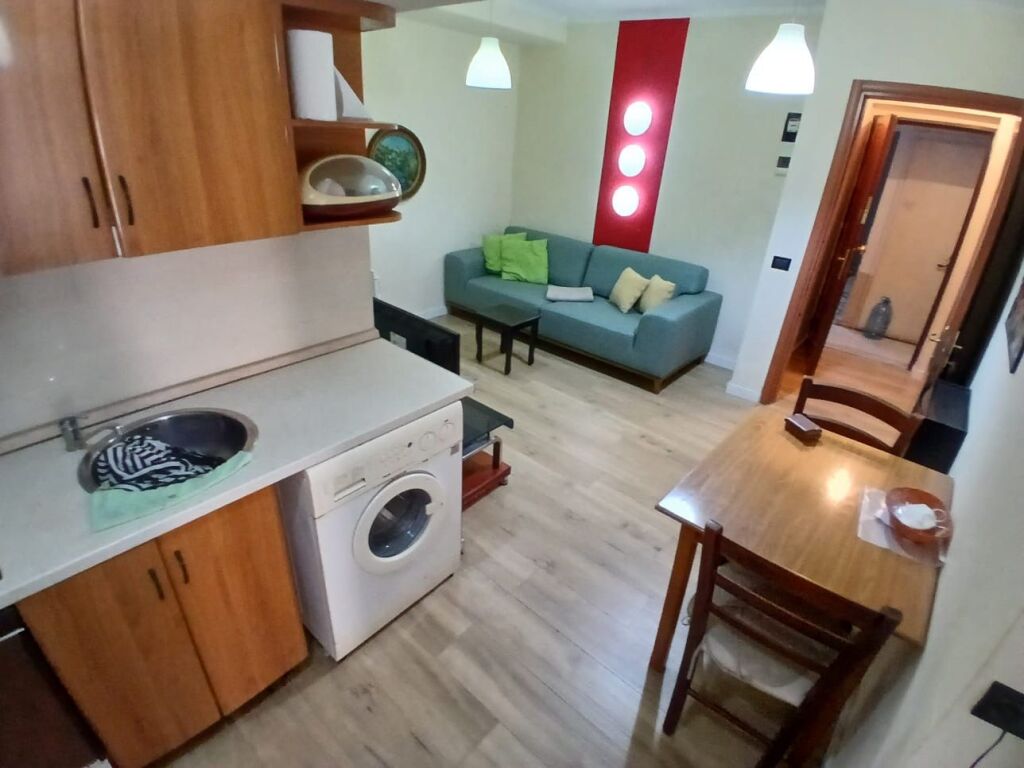 Jepet Me Qera Apartament 1+1+1 Ballkon