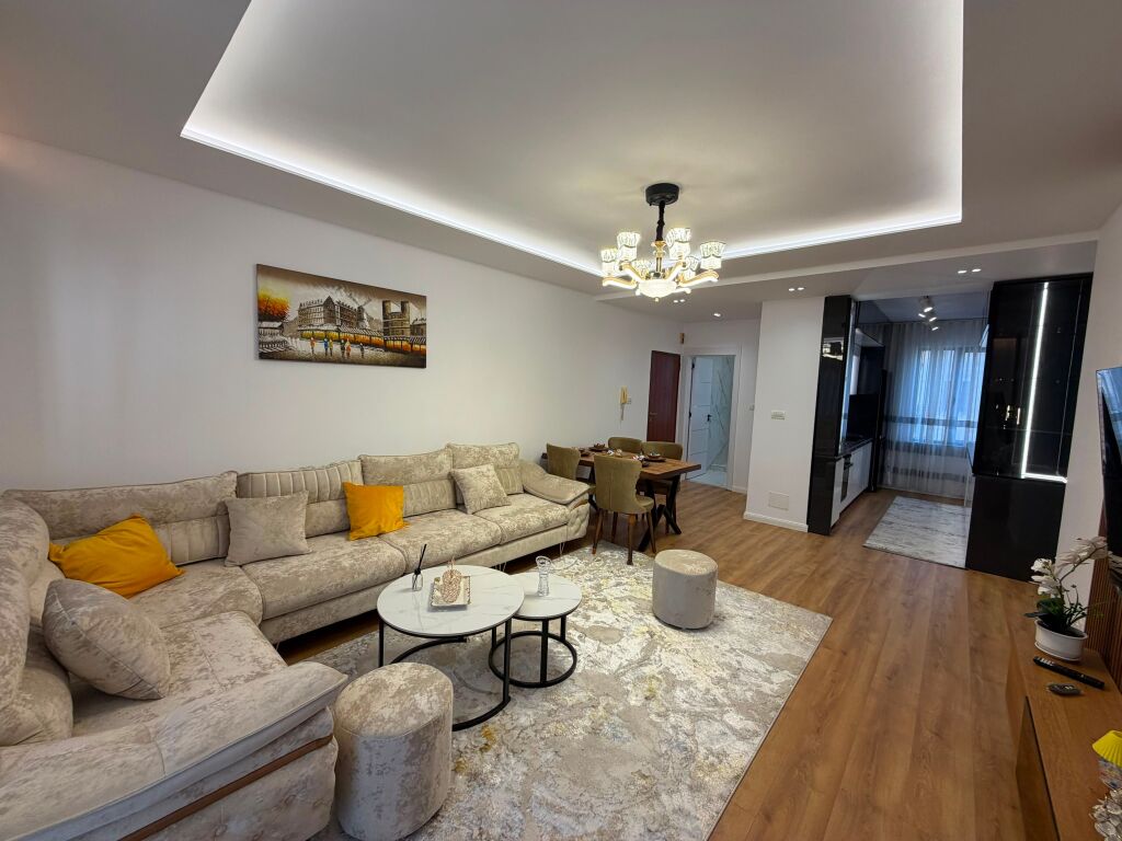 Shitet apartament 2+2+1+Bllk tek Pallati me Shigjeta