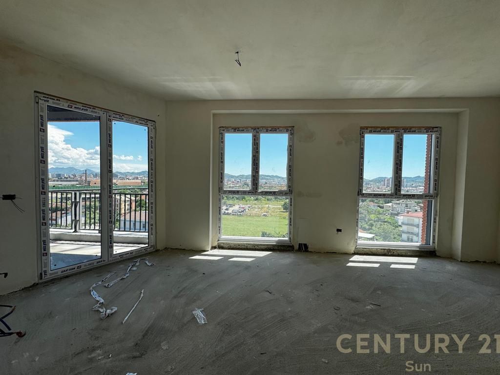 SHITET APARTAMENT 2+1 TEK KUPA PASKUQAN !
