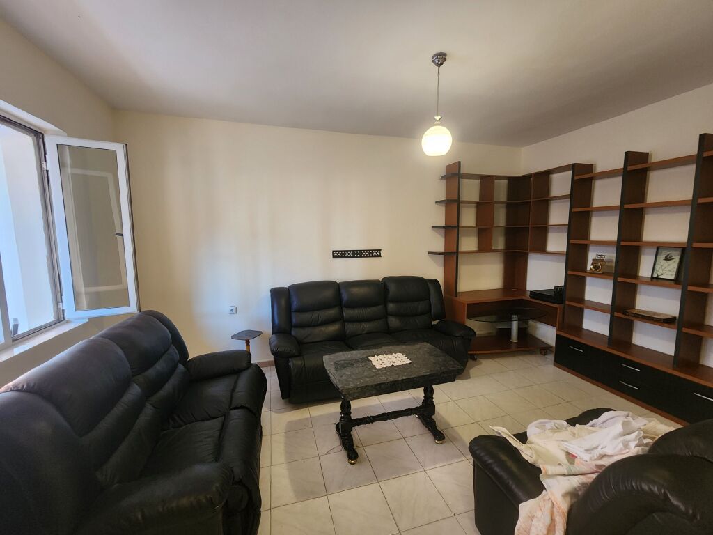 Apartament 1+1 Qera