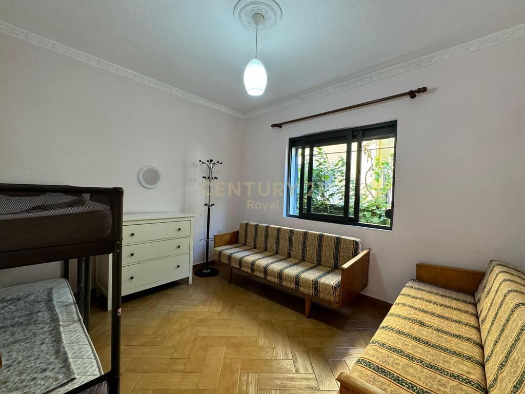 Apartment 2+1 on the first technical floor of a villa for rent near Frigorifero Tirana - 450€ | 120 m²