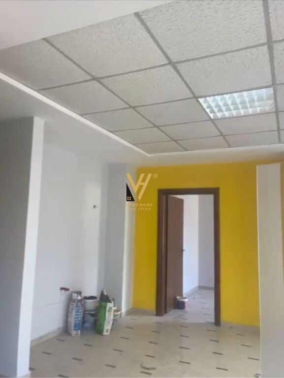 JEPET ZYRE 90 M2 ME QERA TE 21 DHJETORI 70.000 LEKE