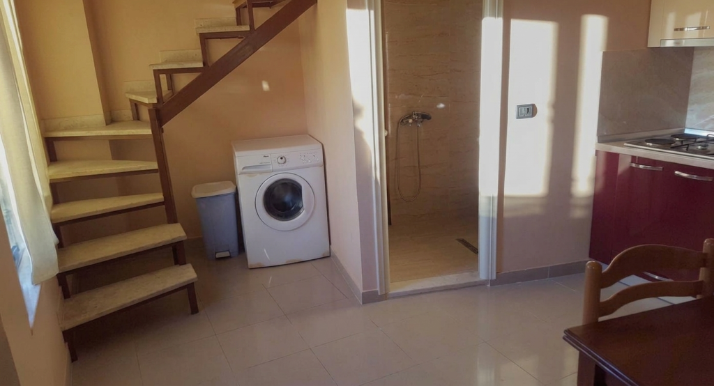 Duplex me qira – pranë Ambasadës Amerikane !