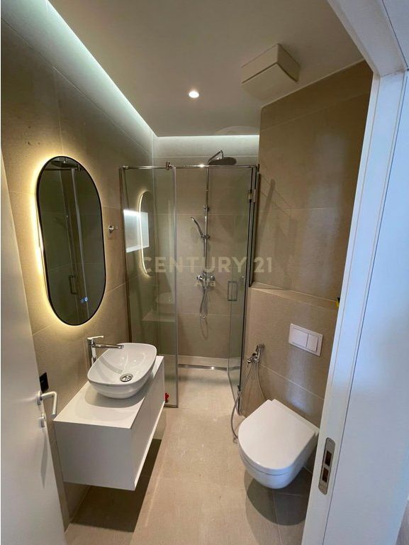 Jepet me Qira Apartament 2+1 te Liqeni i Thate! 1300 € / Muaj