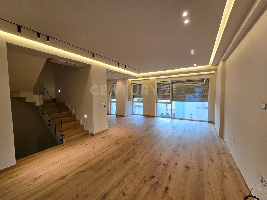 Vilë në Shitje tek Rezidenca AbA prane liqenit te Farkes 480,000 €