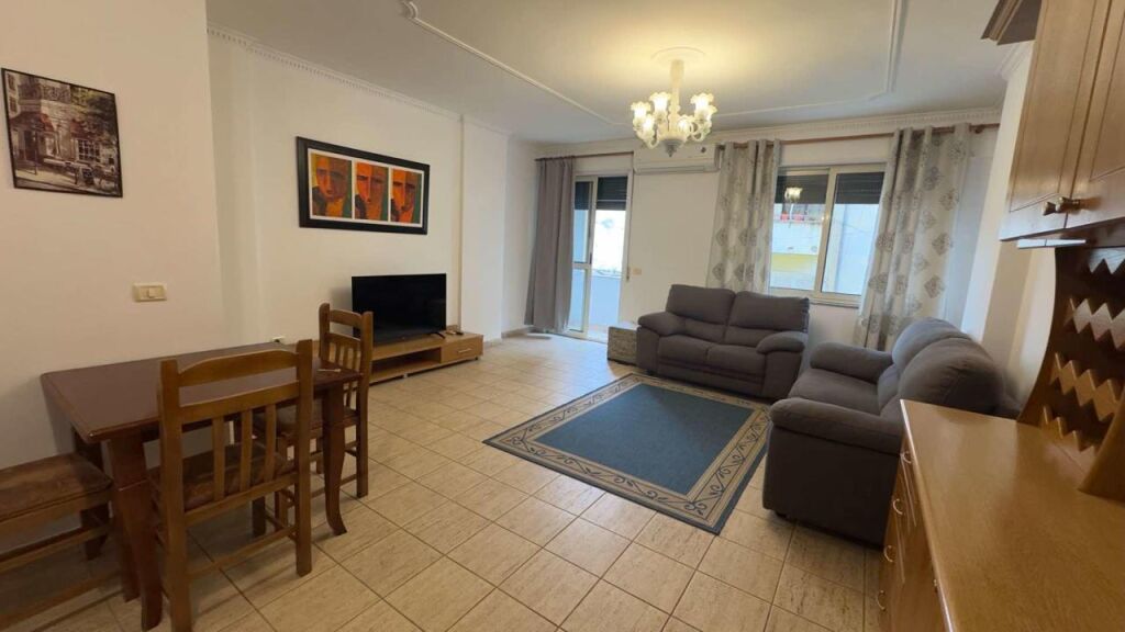 JEPET APARTAMENT ME QERA 1+1, SHESHI SKENDERBEJ