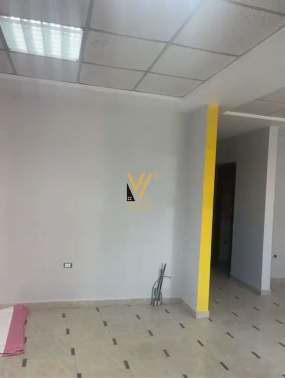 JEPET ZYRE 90 M2 ME QERA TE 21 DHJETORI 70.000 LEKE