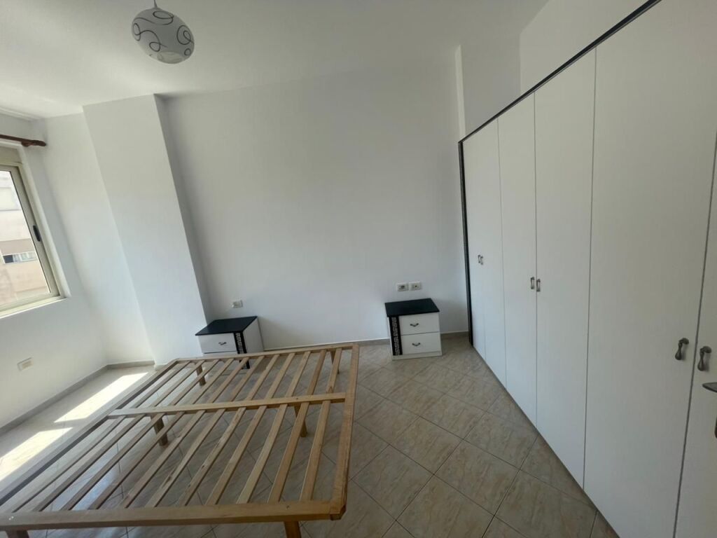 Apartament 1+1 për qira tek pasticeri Melisa ! Fresk
