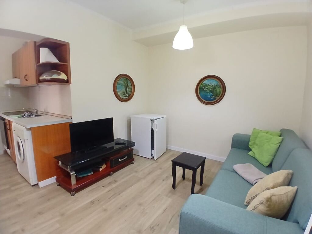 Jepet Me Qera Apartament 1+1+1 Ballkon
