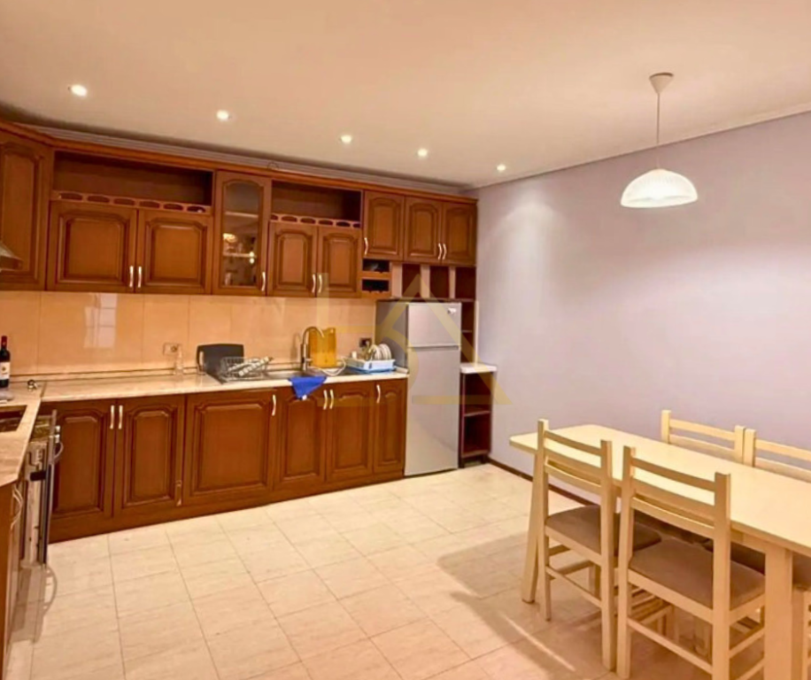Apartament 2+1 me Qira – Arturbina, Liqeni Artificial, Tiranë