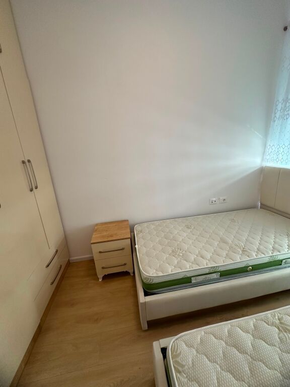 Jepet me Qera Apartament 2+1 – Rezidenca Kadiu, Ali Demi