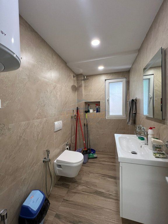 Rent,Business premises,Brryli.