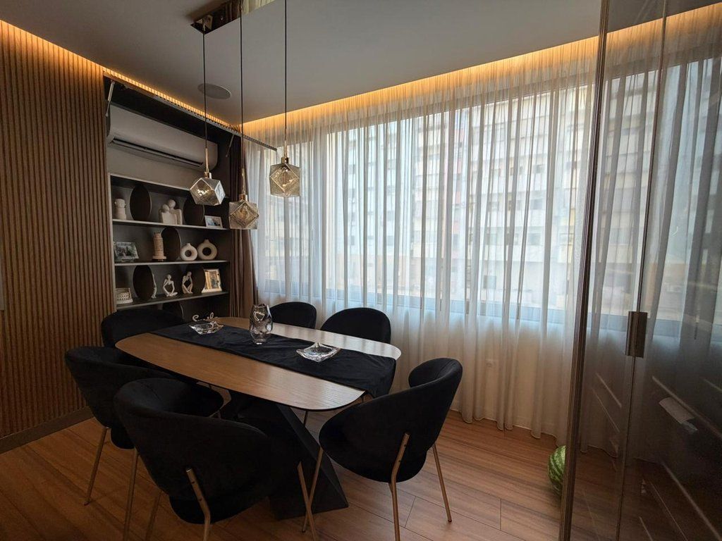 Shitet, Apartament 2+1+2, Rruga e Kavajes, Tiranë