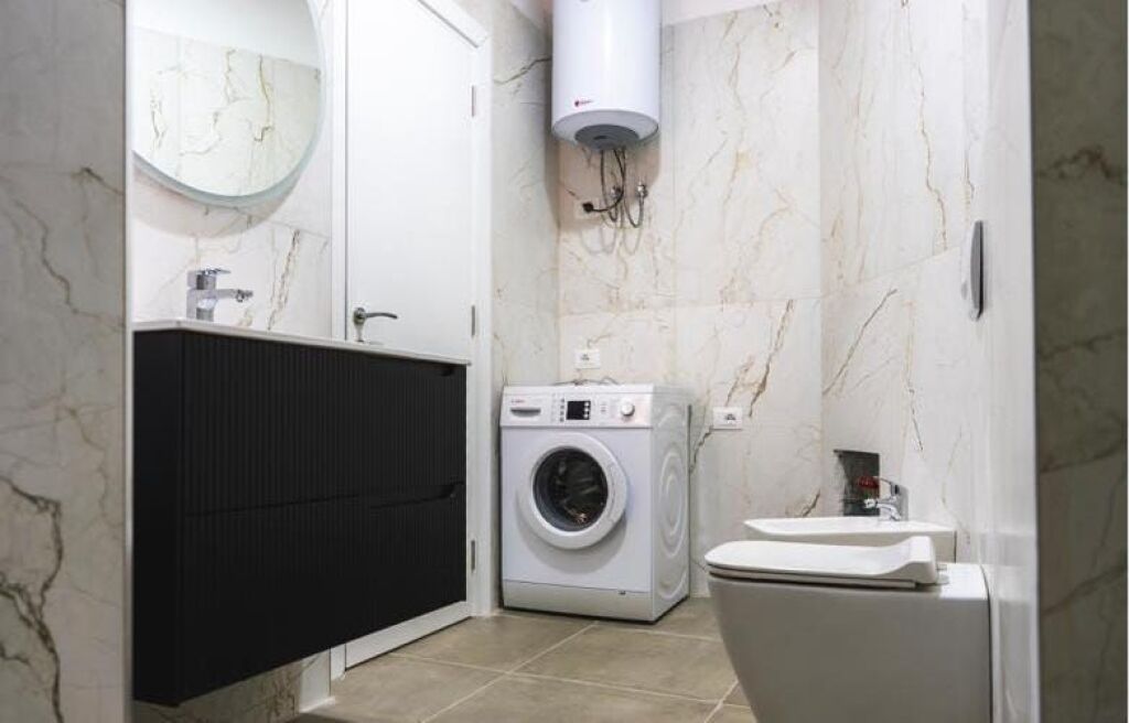 1+1 apartment for sale near Siri Kodra street.