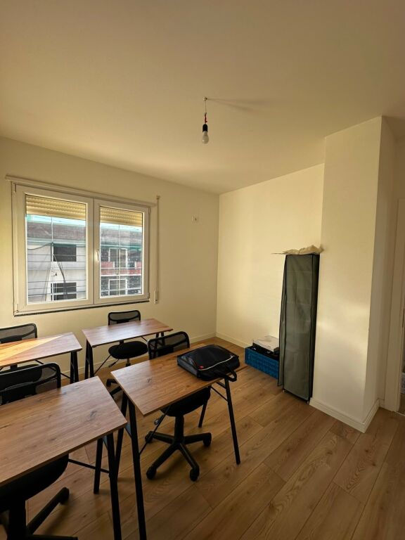 Shitet apartament 2+1