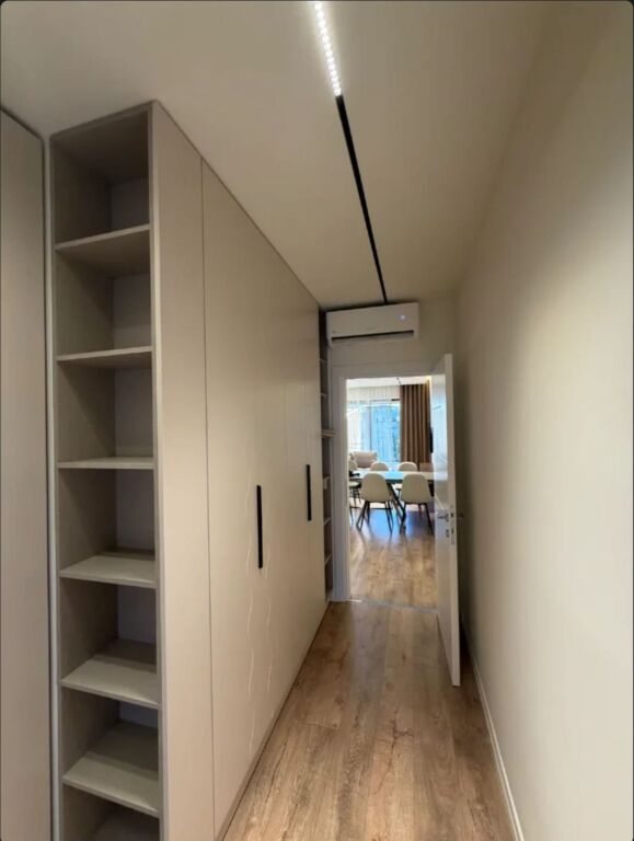 Jepet me qira apartament 3+1
