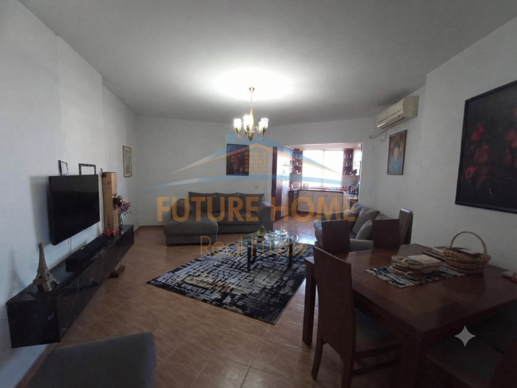 Shitet, Apartament 2+1, Rruga Dritan Hoxha, Tiranë.