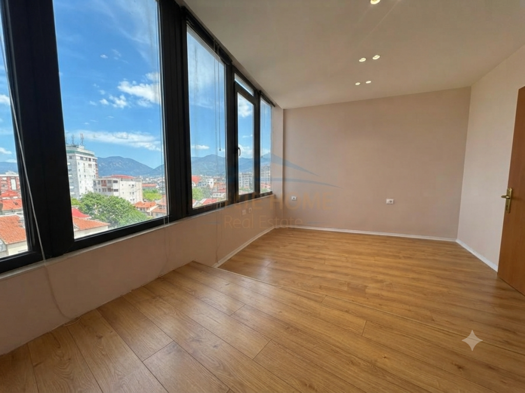 Shitet , Apartament 2+1, Ish Tregu Elektrik , Tirane .