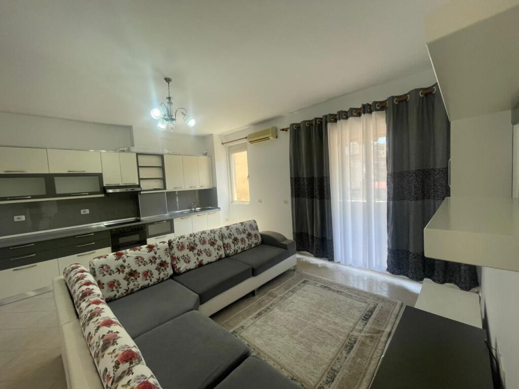 Apartament 1+1 për qira tek pasticeri Melisa ! Fresk
