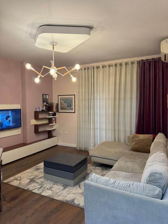 Apartament 1+1 prane Liqenit te Thate