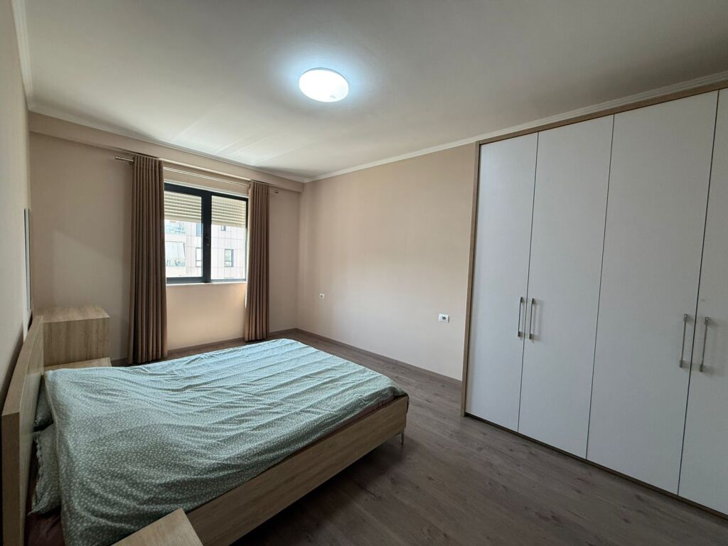 jepet me qera 2+1+Aneks+Ballkon Kati 5, 110 m² 600 € (Rruga Xhanfize keko)
