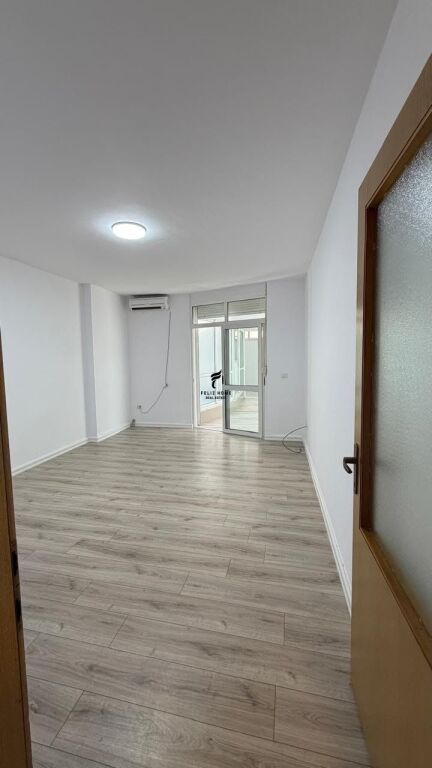 UFFICIO IN AFFITTO 130M2 EX ESPOSIZIONE 80.000 LEKE FH-82434