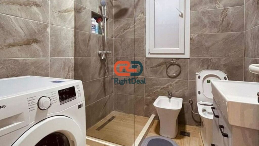 Ne Rr. Frosina Plaku, Jepet Me Qira Super Apartament 2+1, Prane Kompleksit Kontakt !!!