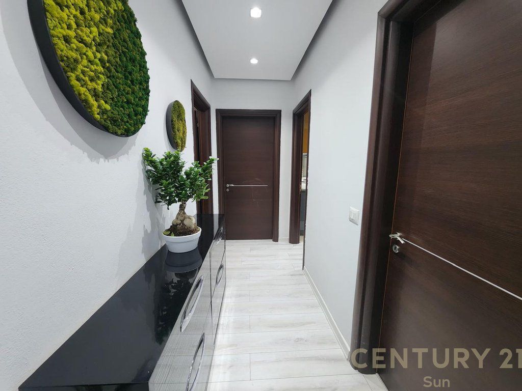 Jepet me qira apartament 2+1 në rezidencën Kodra e Diellit