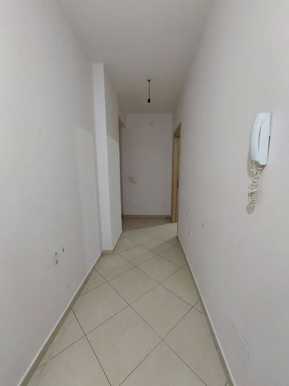 Affitto | Apartament 2 + 1 | Rruga 5 Maji | 450 €/mese