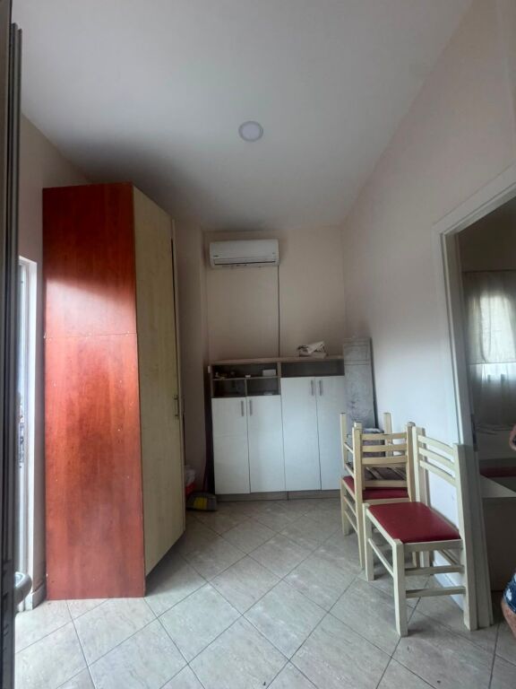 Appartamento in affitto 1+1- 📍Yzberisht, vicino a NELA 6- 300 mila lek