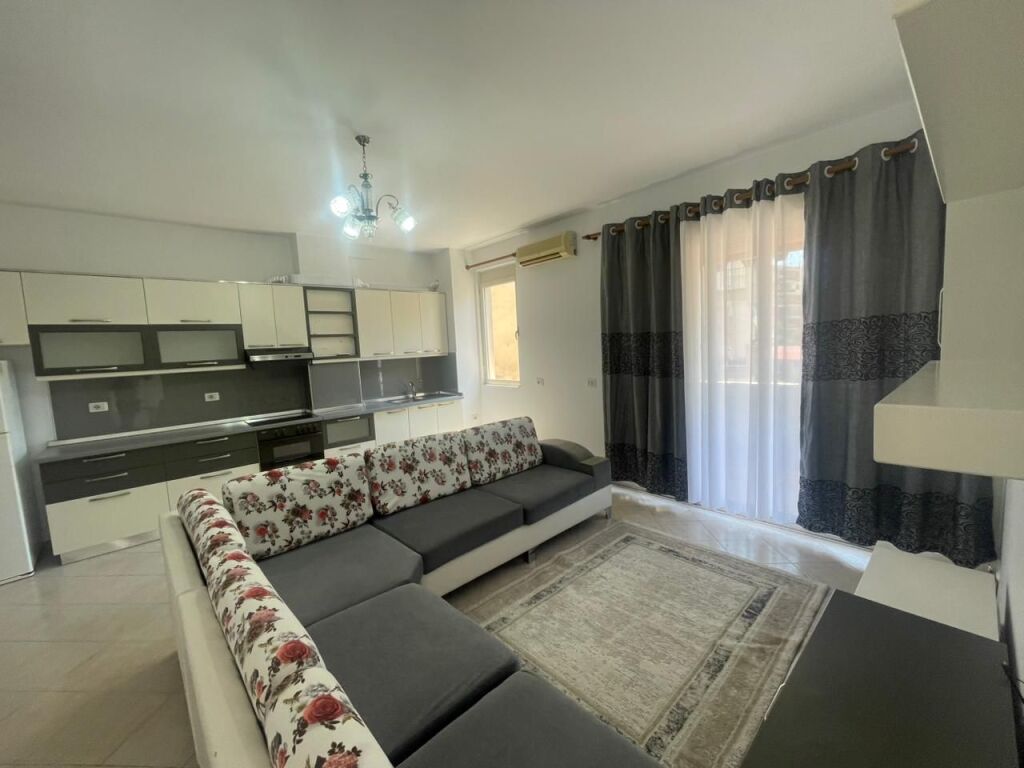 Apartament 1+1 për qira tek pasticeri Melisa ! Fresk
