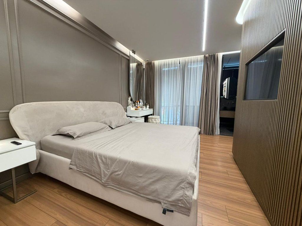 Shitet, Apartament 2+1+2, Rruga e Kavajes, Tiranë