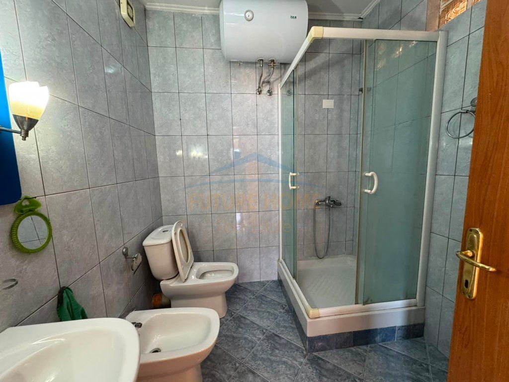 Shitet , Apartament 2+1, Ish Tregu Elektrik , Tirane .